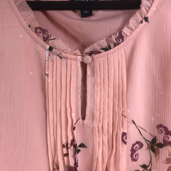 Torrid peach floral chiffon ruffle trim tank top. - Picture 5 of 11